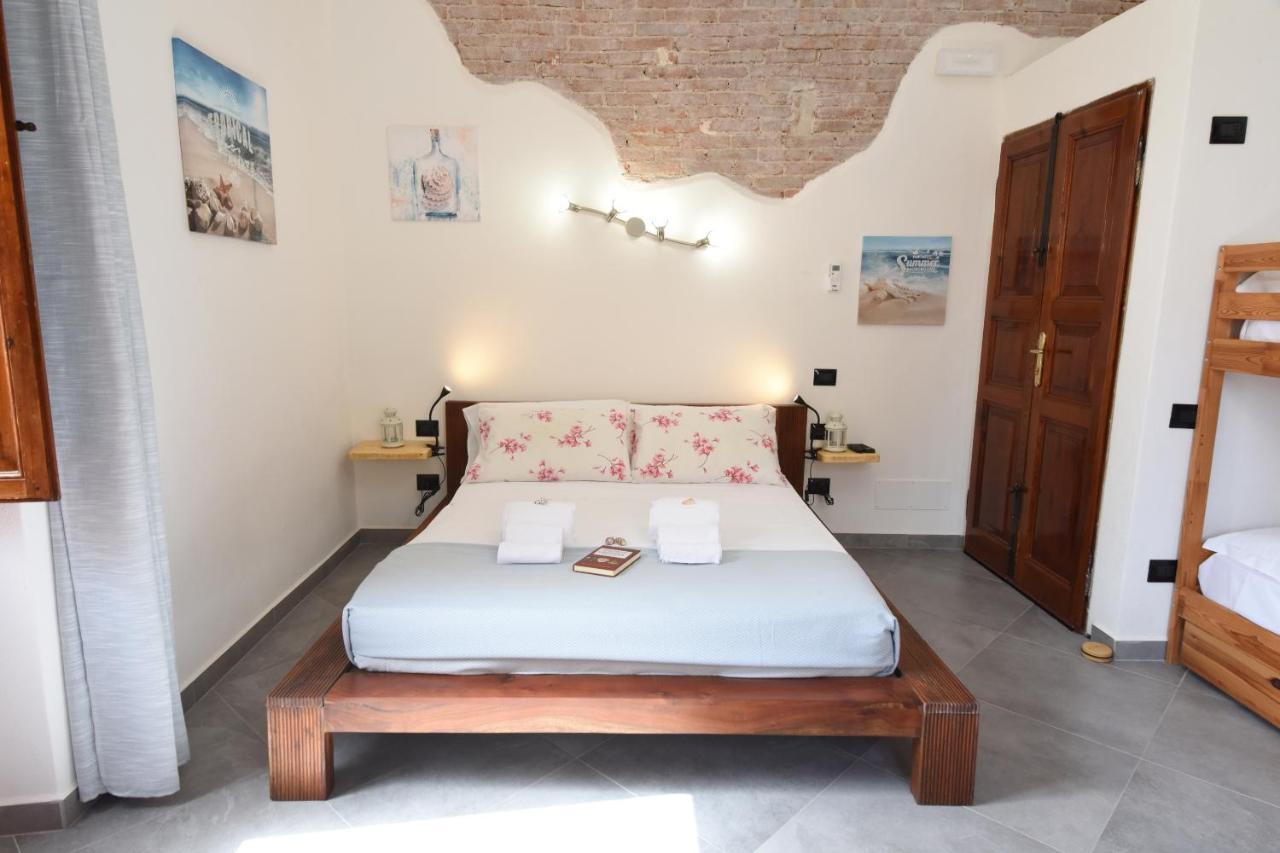 Hotel La Casa Di Dario La Maddalena  Esterno foto