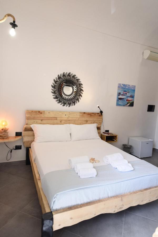 Hotel La Casa Di Dario La Maddalena  Esterno foto