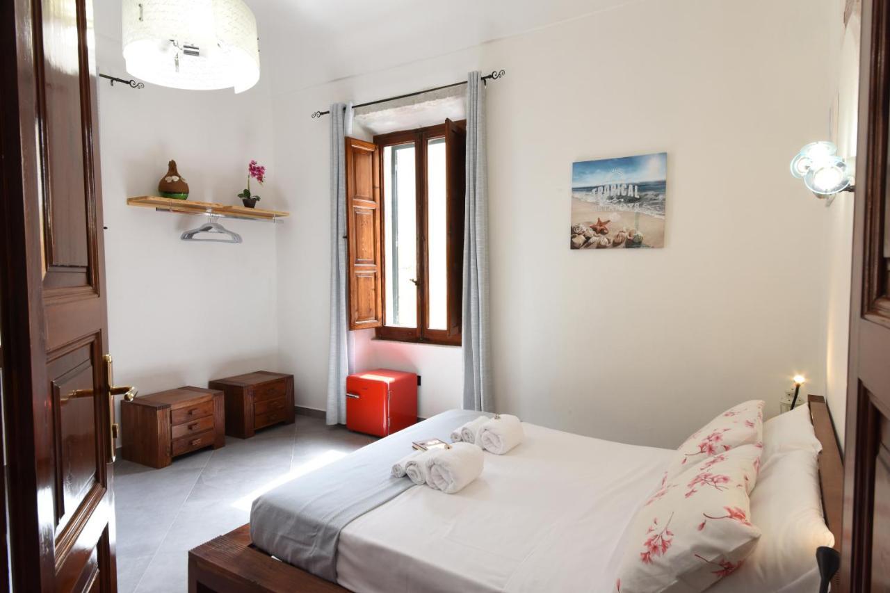 Hotel La Casa Di Dario La Maddalena  Esterno foto