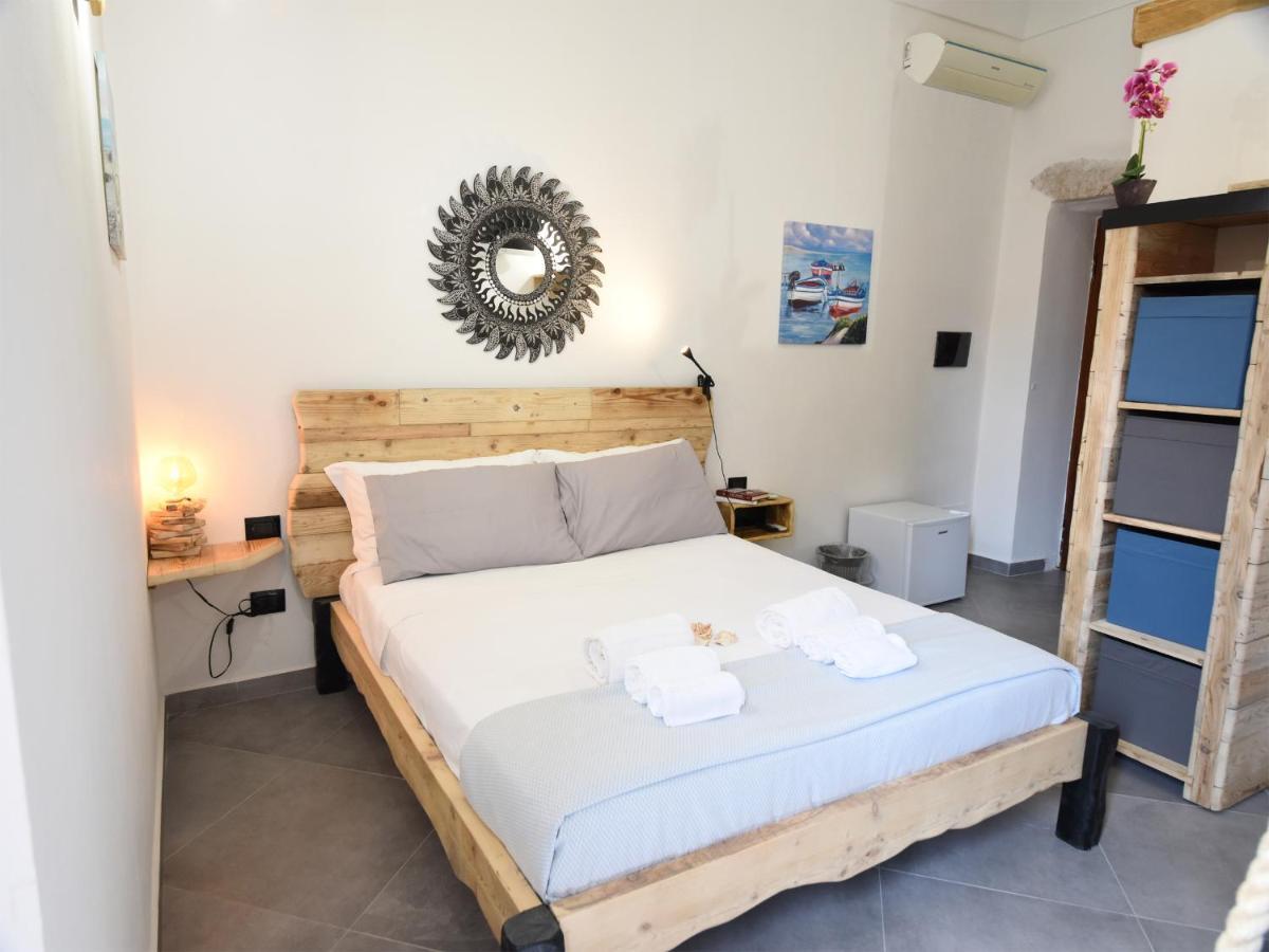 Hotel La Casa Di Dario La Maddalena  Esterno foto