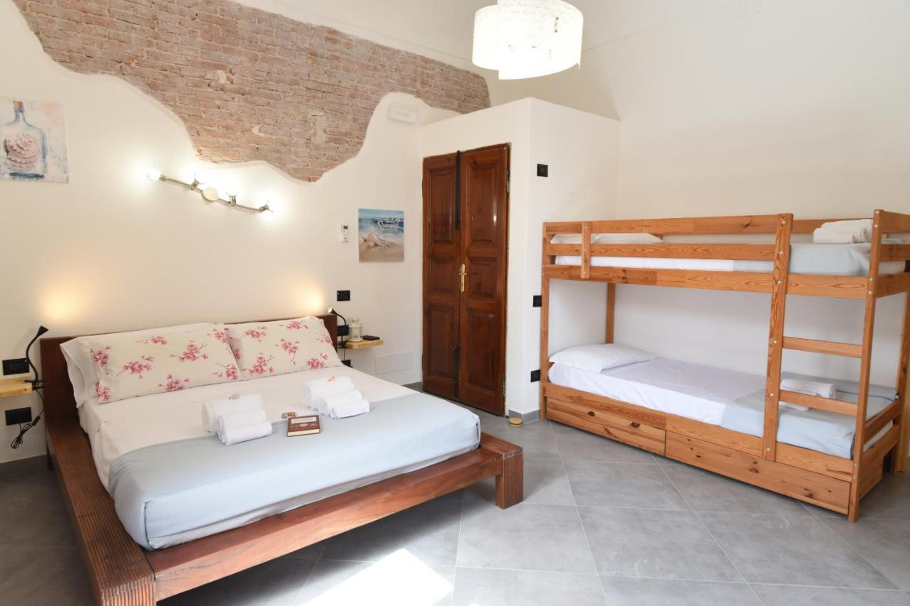 Hotel La Casa Di Dario La Maddalena  Esterno foto