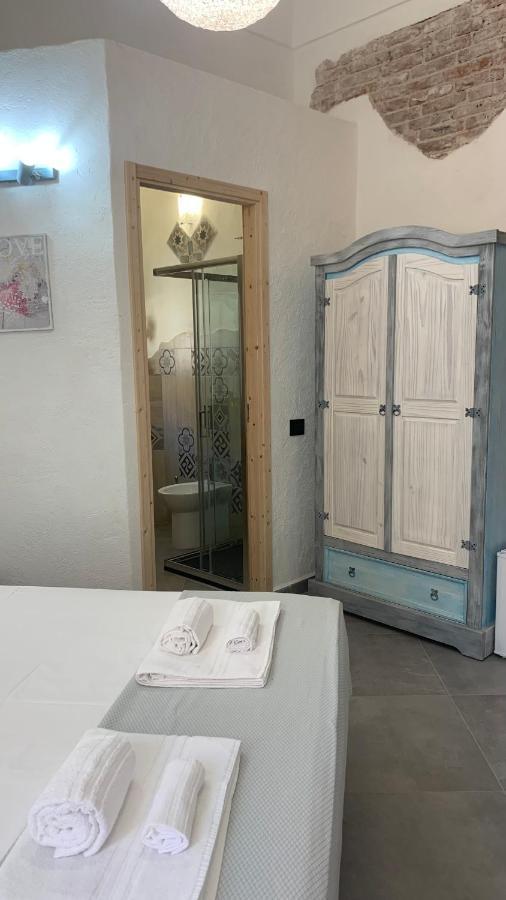 Hotel La Casa Di Dario La Maddalena  Esterno foto