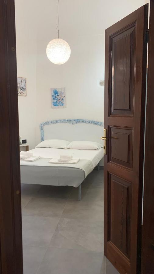 Hotel La Casa Di Dario La Maddalena  Esterno foto