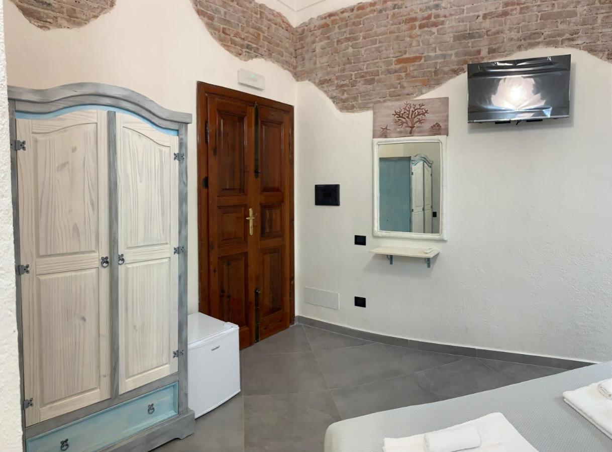 Hotel La Casa Di Dario La Maddalena  Esterno foto