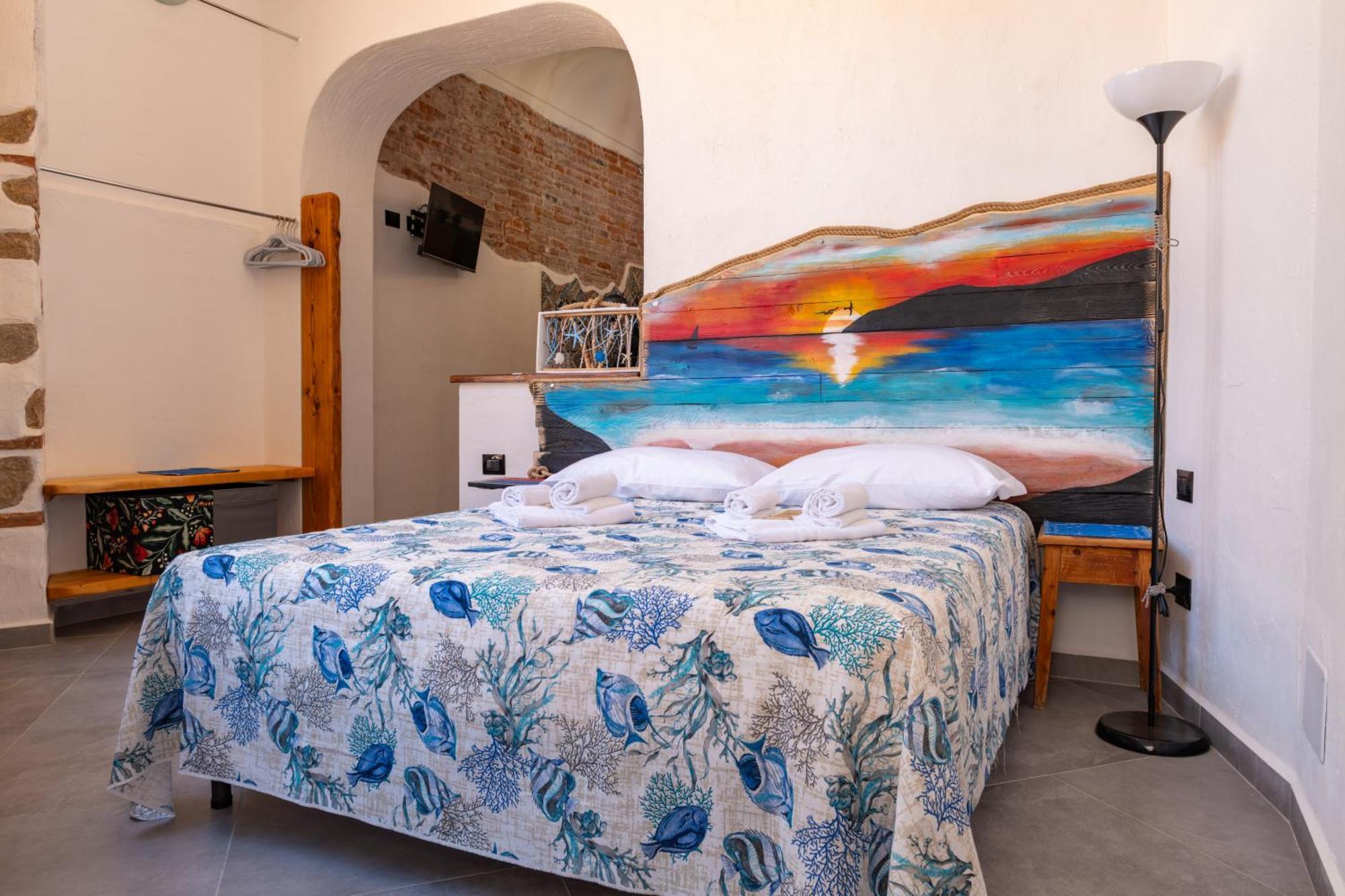 Hotel La Casa Di Dario La Maddalena  Esterno foto