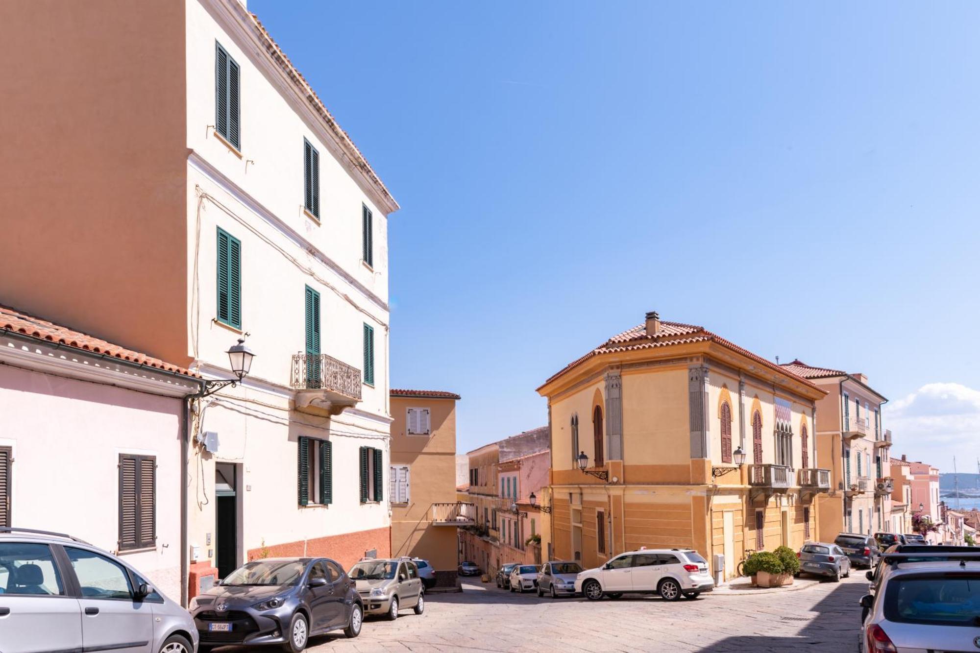 Hotel La Casa Di Dario La Maddalena  Esterno foto